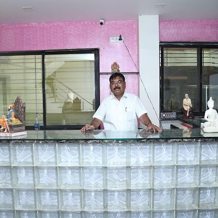 Hotel Kewal Inn Jalgaon Eksteriør billede
