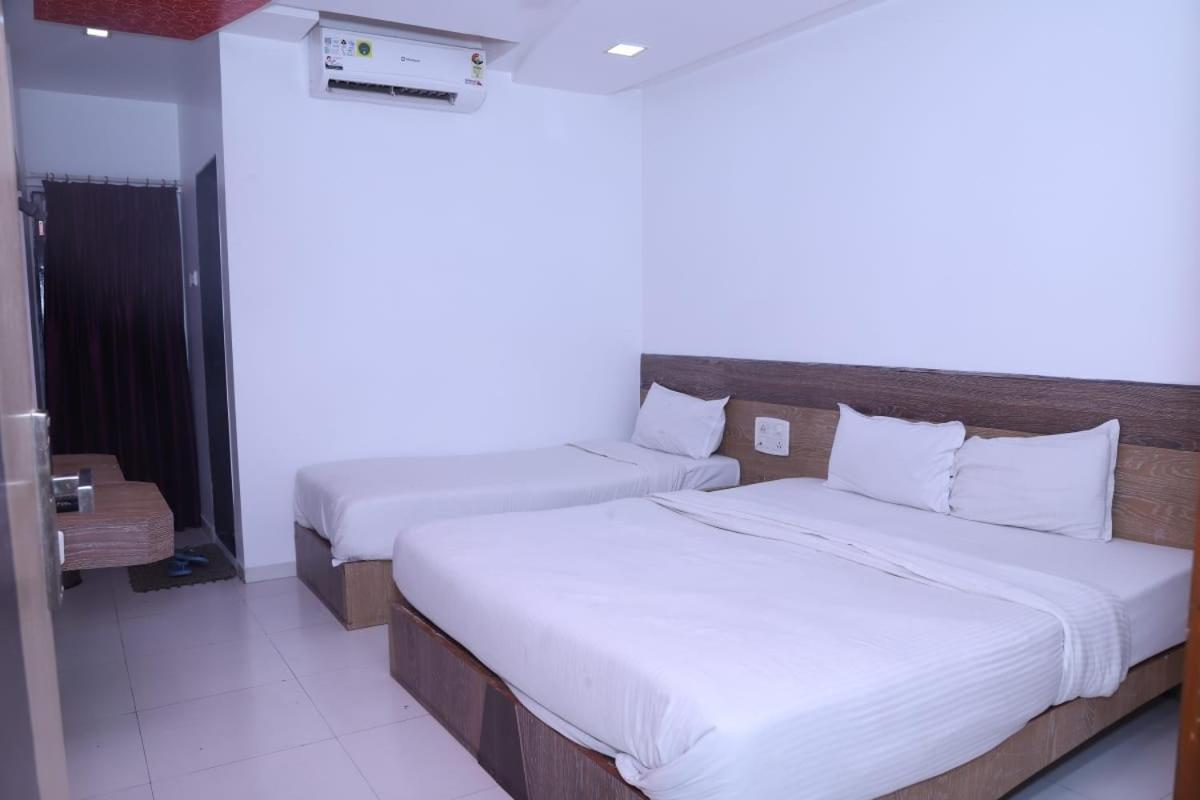 Hotel Kewal Inn Jalgaon Eksteriør billede