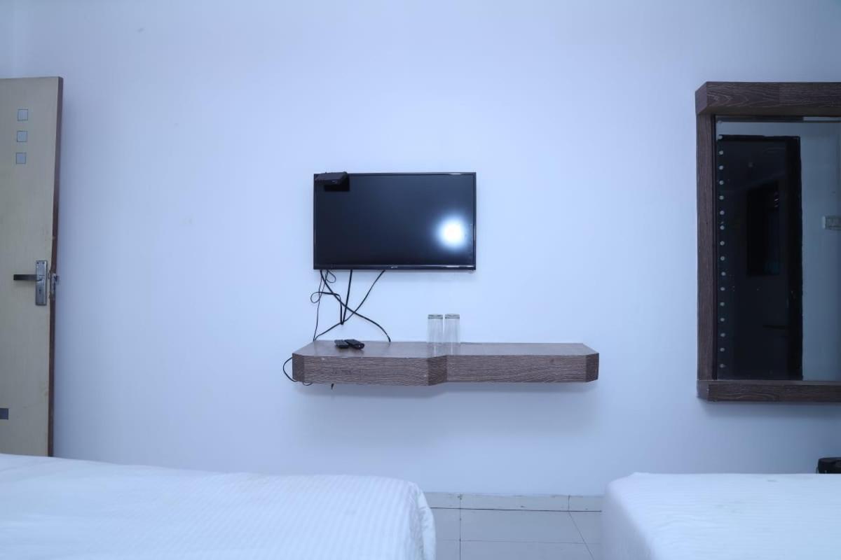Hotel Kewal Inn Jalgaon Eksteriør billede