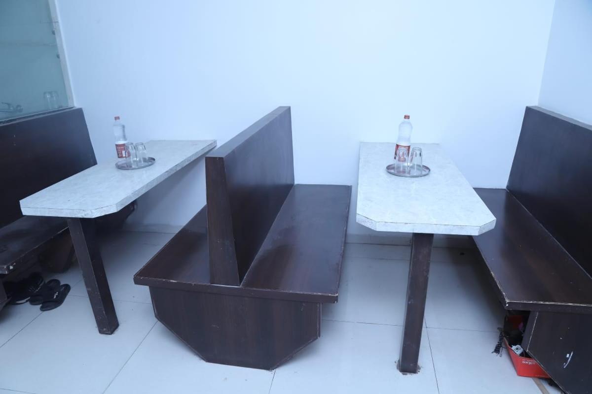 Hotel Kewal Inn Jalgaon Eksteriør billede